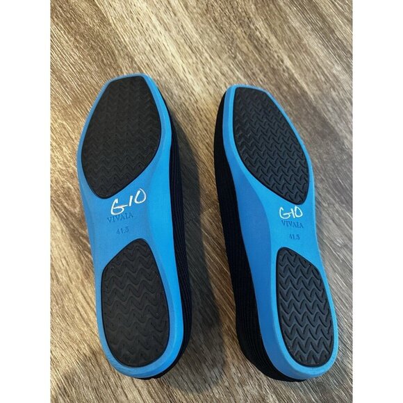 Vivaia Lightweight Square-Toe V-Cut Flats (Margot Walker) Black and Blue Size 10 - Picture 5 of 6